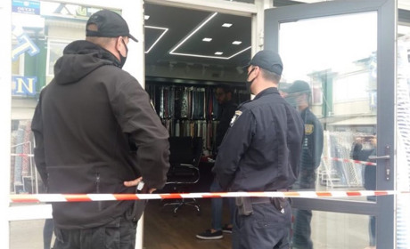 На "Сьомому кілометрі" озброєні люди напали на магазин тканин. Є поранені