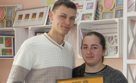 Переможці фотоконкурсу на краще весільне фото від Калинівка.Сіty отримали призи