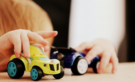 Муніципальна няня-2023: кому збільшили виплати з догляду за дитиною