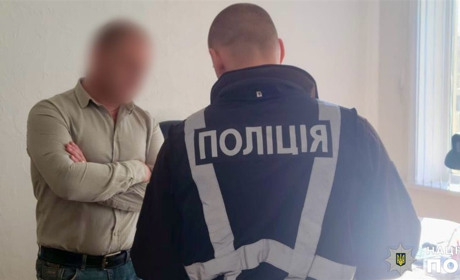 Директор комунального підприємства на Одещині "заробив" 1 млн на фіктивних двірниках і озеленювачах