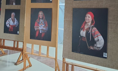 Просвітницький артпроєкт «Спадщина. Хусткування» презентували у Нетішині