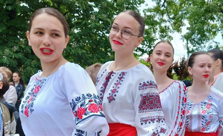 «Нехай не будуть забутими тіні наших предків»: ліцеїсти відзначили День вишиванки
