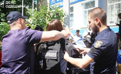 В Ізмаїлі рятувальники поділилися з учнівською молоддю секретами професії