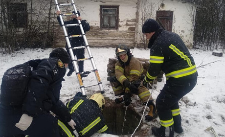 На Сарненщині знайшли мертвого чоловіка в криниці