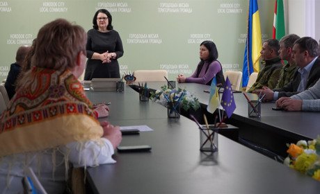 У хаосі війни вони тримають тил. Місцева влада відзначила День самоврядування