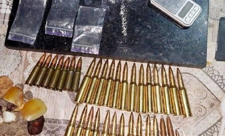 У жителя Сарненського району знайшли зброю та наркотики