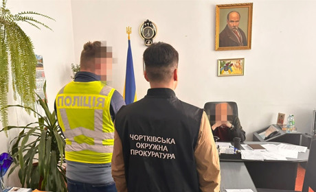 Чортківські правоохоронці підозрюють в отриманні хабара директора коледжу