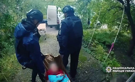 «Білі янголи» евакуювали маломобільну жінку з Білопільської громади