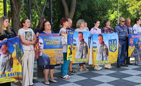 "Дзвони надії" у Дмитрівці: громада підтримала родини полонених і безвісти зниклих Захисників