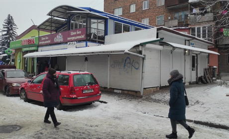 Самовільно збудовану частину торгового павільйону на Сокальській можуть знести до кінця року