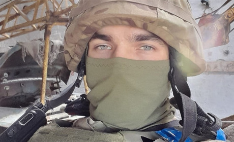 Боєць "Азову" став опікуном 8 сиріт, чиї батьки підірвалися на міні: "Вони самі мене обрали"