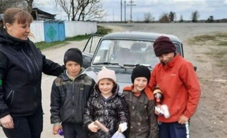 Дитячий блокпост: в Новоградському районі малеча зупиняє транспортні засоби і перевіряє документи