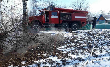 Лютневі пожежі: рятували три будівлі від вогню