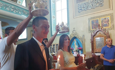 У Чорткові повінчалася багатодітне подружжя із Лисичанська, яке в очікуванні п’ятої дитини