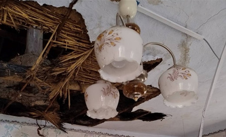 Біляївка " SOS": пожежа пошкодила дім сироти з інвалідністю, вона потребує допомоги громади