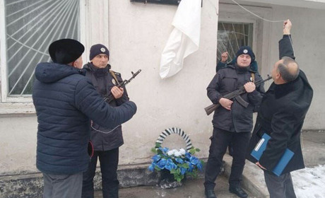 У Покровську урочисто відкрили меморіальну дошку на честь Миколи Курінного