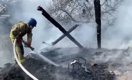 На Білопільщині рятувальники потрапили під ворожий обстріл, коли ліквідовували пожежу біля кордону
