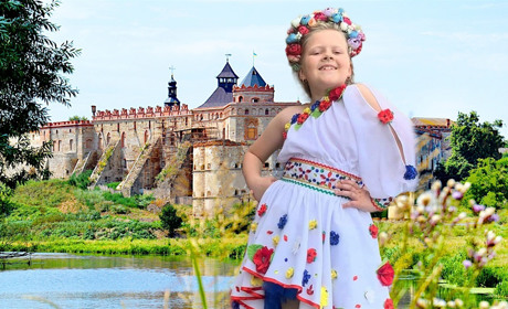 Городоччанка заспівала «Ой у лузі червона калина» та знялась у патріотичному кліпі