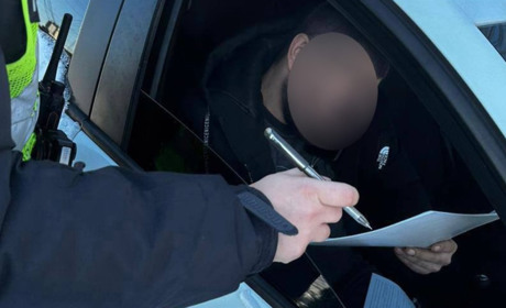 Поліцейські цьогоріч 14 разів спіймали 22-річного звягелянина п’яним за кермом: яке рішення суду