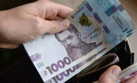 Уряд підвищив зарплати особам, які працюють в умовах інтенсивних обстрілів