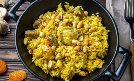Рецепт дня: плов з курагою та арахісом