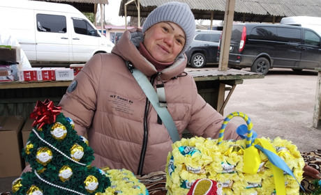 Переяславка Леся Сірик:«Коли чоловік воював, шукала заспокоєння й почала робити подарунки з цукерок»