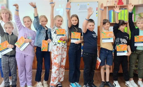 Юні сміляни отримали подарунки від Представництва ЄС в Україні