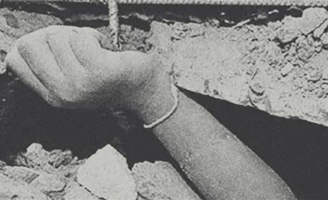 Як вижити під завалами: інструкція, яку краще ніколи не використовувати, але знати варто