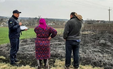 Байдужість, звичка чи диверсія: в умовах війни підпал трави можна прирівняти до злочину