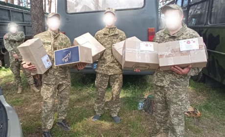 Від волонтерської кухні - для ЗСУ: білопільці виготовляють для військових сухі набори та смаколики