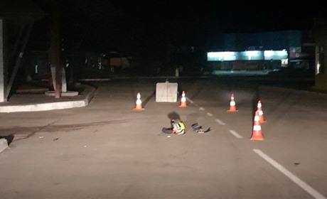 Дитину госпіталізували до лікарні: у Переяславі 21-річний мотоцикліст збив неповнолітнього пішохода