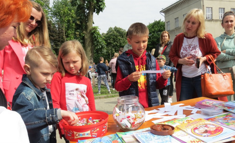 До Дня захисту дітей позашкільні заклади приготували для малечі цікаві й пізнавальні розваги