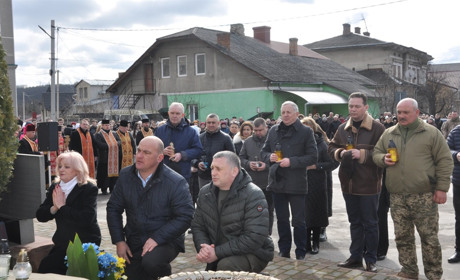 Десять років розстрілу Небесної Сотні: у Чорткові вшанували пам’ять загиблих