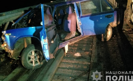 На мосту в Глиниці автомобіль в’їхав в огородження