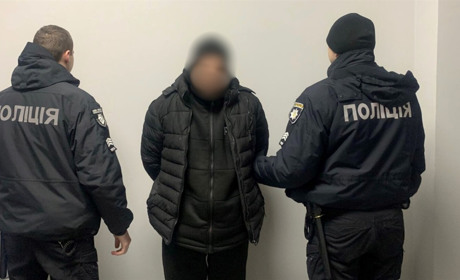 Зґвалтував сусідську дівчинку прямо на дорозі: мешканцю Житомирщини повідомили про підозру