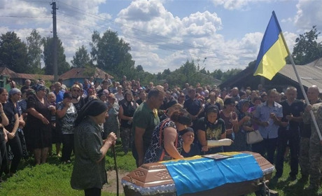 На Чернігівщині простилися із Захисником Валентином Левченком, який стримував ворога на Харківщині