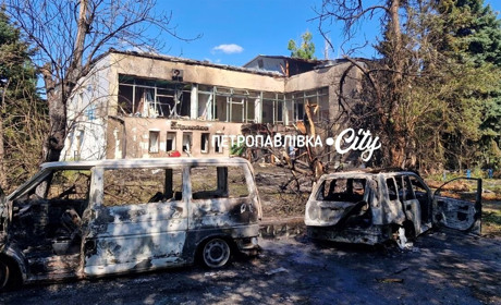 Три «Шахеди» атакували центр Петропавлівки: є загиблий і поранені (ВІДЕО)