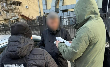 Переправа за кордон за 3000 доларів: поліція викрила схему вивезення чоловіків з України (відео)