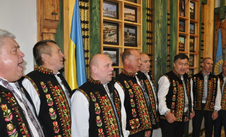 «Вшитки лемки, гев до купи» – до оновленої світлиці: у Чорткові відбулися лемківські подячні фестини