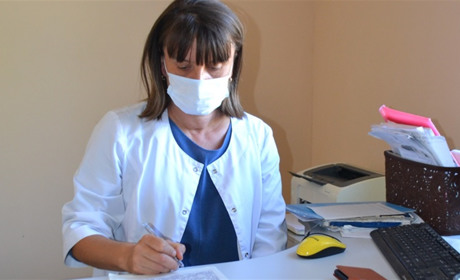 Що робити, якщо підозрюєте у себе коронавірус? Розповідає сімейна лікарка з Троїцького