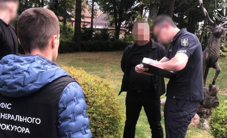 У Сарнах на хабарі в розмірі понад 3 мільйони гривень викрили керівника надлісництва