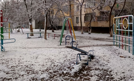 Вітер, ожеледиця, відсутність світла і чудові краєвиди: як зима вдруге прийшла на Херсонщину (фото)