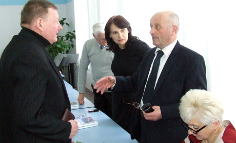Кременчанин Василь Олійник презентував книгу-літопис про село Кімната