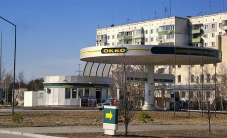 Удар по заправці в Новій Каховці: 4 постраждалих, один загиблий