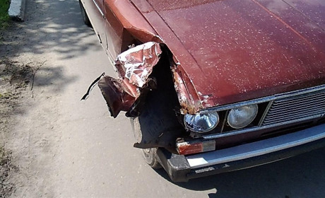 На вулиці Сосюри у Сватовому зіткнулися два легкових авто