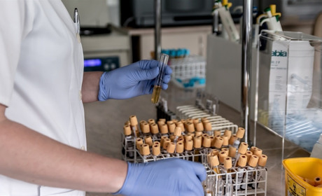 На Луганщині ще у двох людей підтвердили COVID-19, одна з них — семирічна дитина