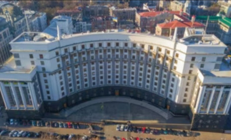 Фінанси співають романси: урядовці готують різке підвищення податків