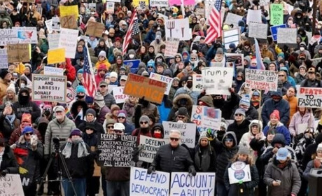 Чорні прапори протесту: Америка відповідає на політику Трампа