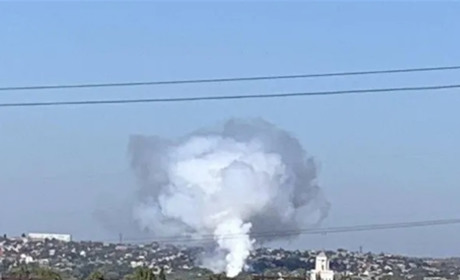 Вибухи обабіч Нової Каховки