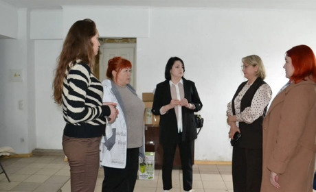 У Шостці запрацював оновлений Транзитний центр для евакуйованих: комплексна допомога в одному місці